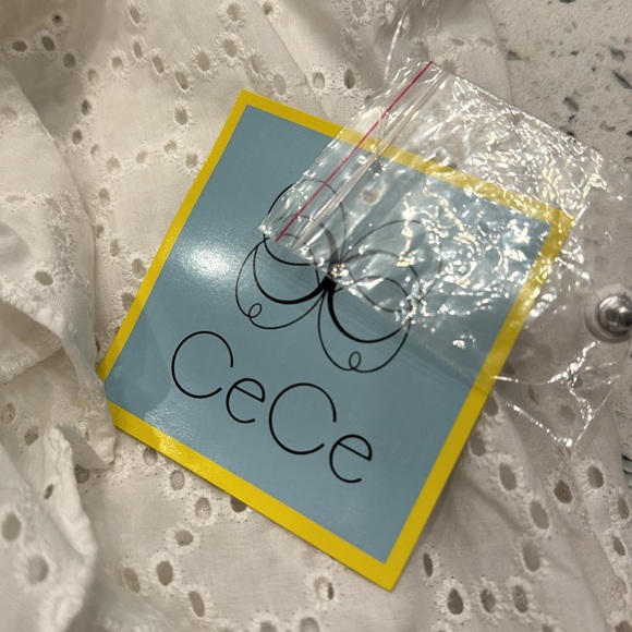 CeCe Open dotted Top - Picture 8 of 11